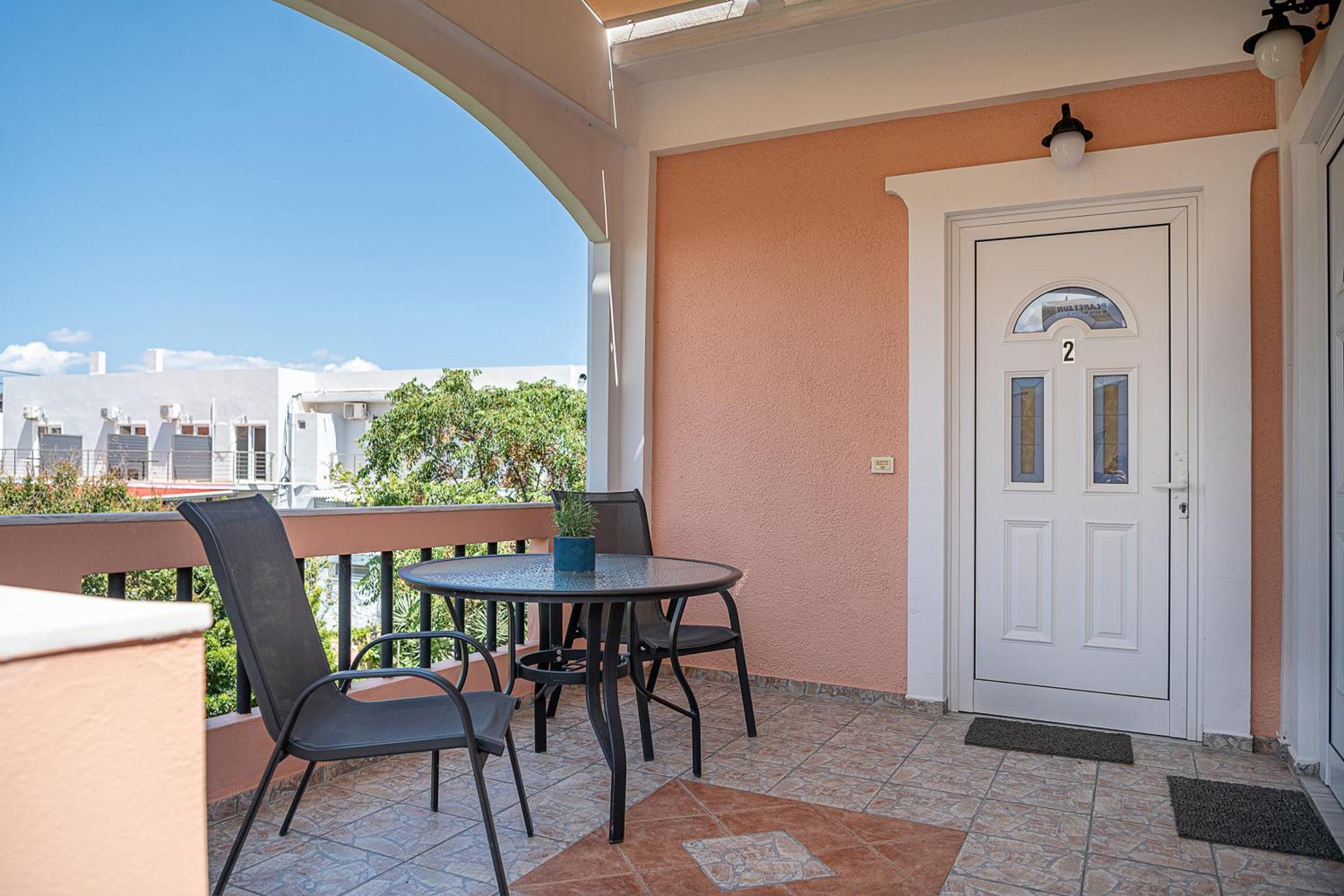 Elena Seafront Luxury Apartments Almirida Rum bild