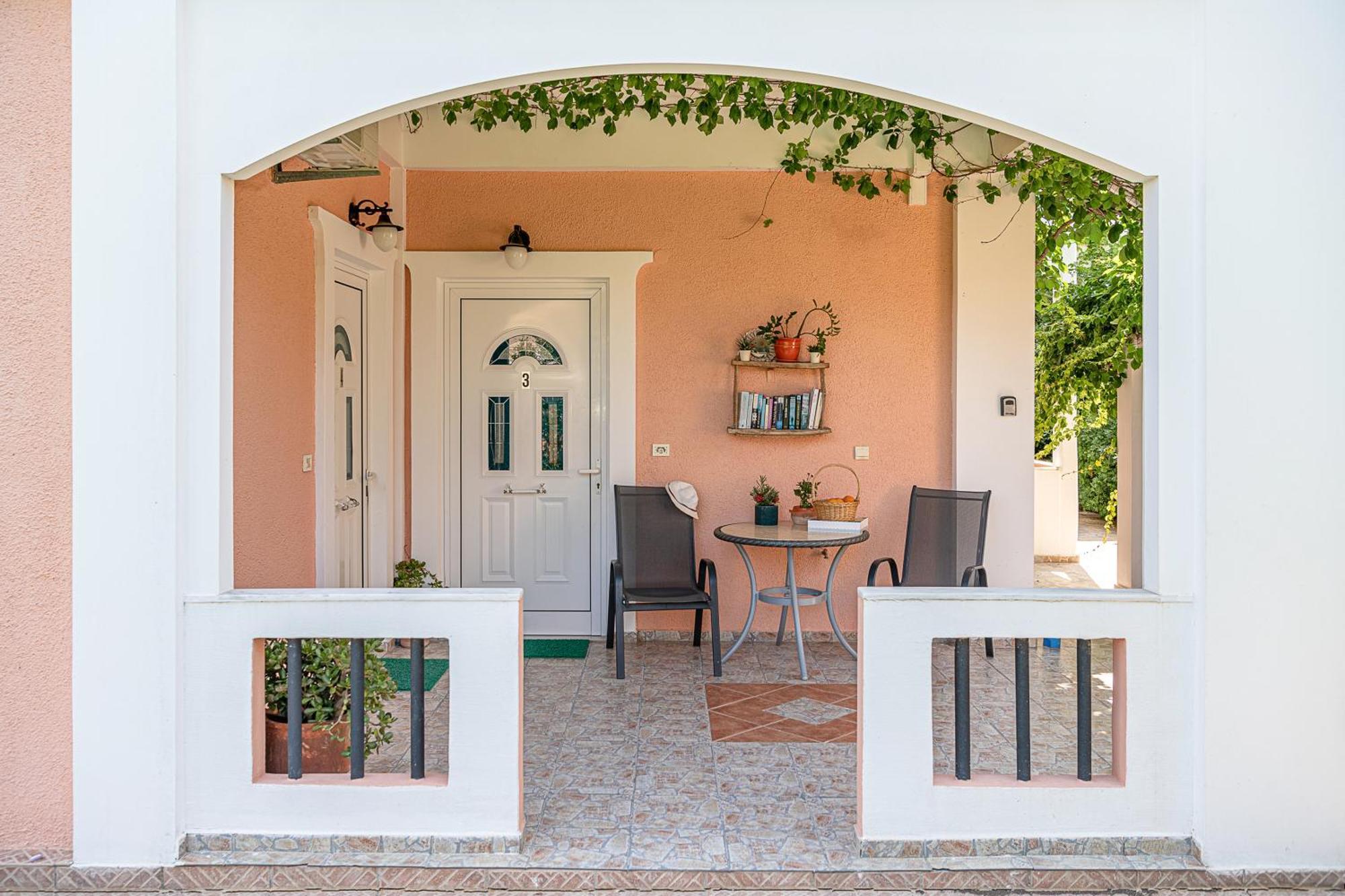Elena Seafront Luxury Apartments Almirida Rum bild