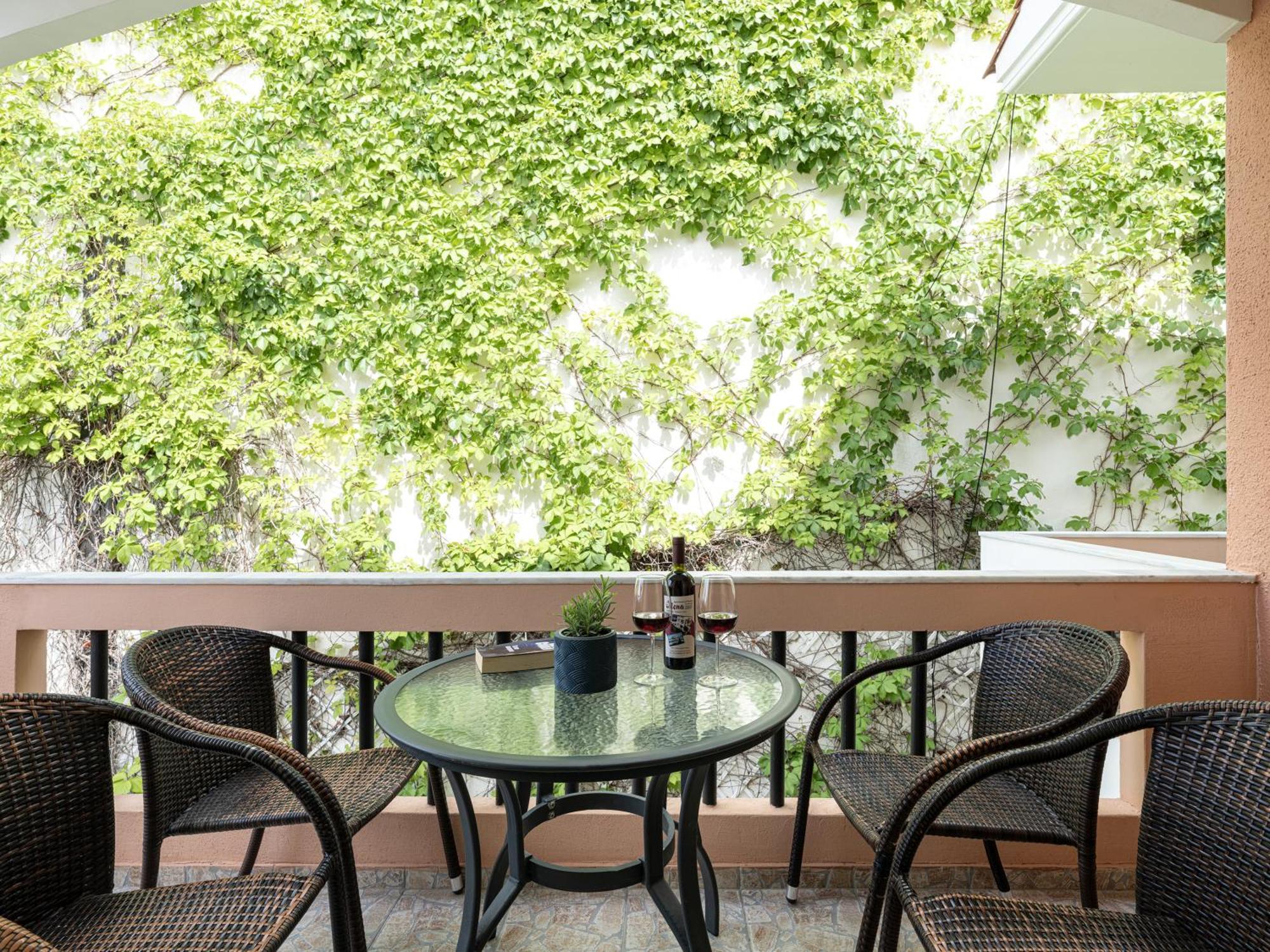 Elena Seafront Luxury Apartments Almirida Rum bild