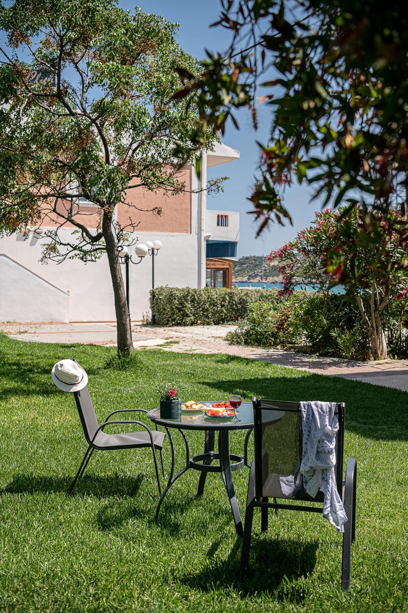 Elena Seafront Luxury Apartments Almirida Exteriör bild
